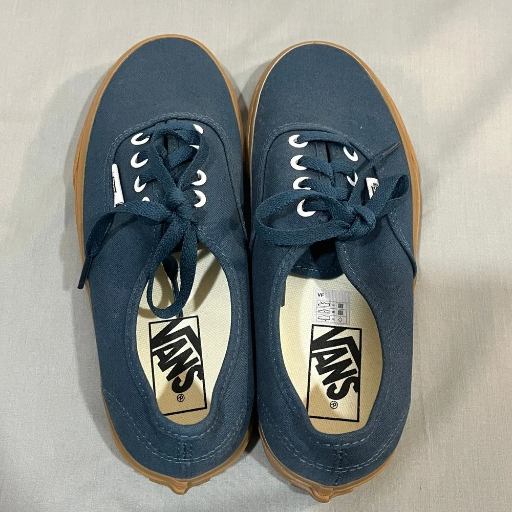 Vans Authentic Sneakers Womens 7 Mens 5.5 Navy Blue Gum Sole Low Top Skate Shoes - Picture 6 of 7